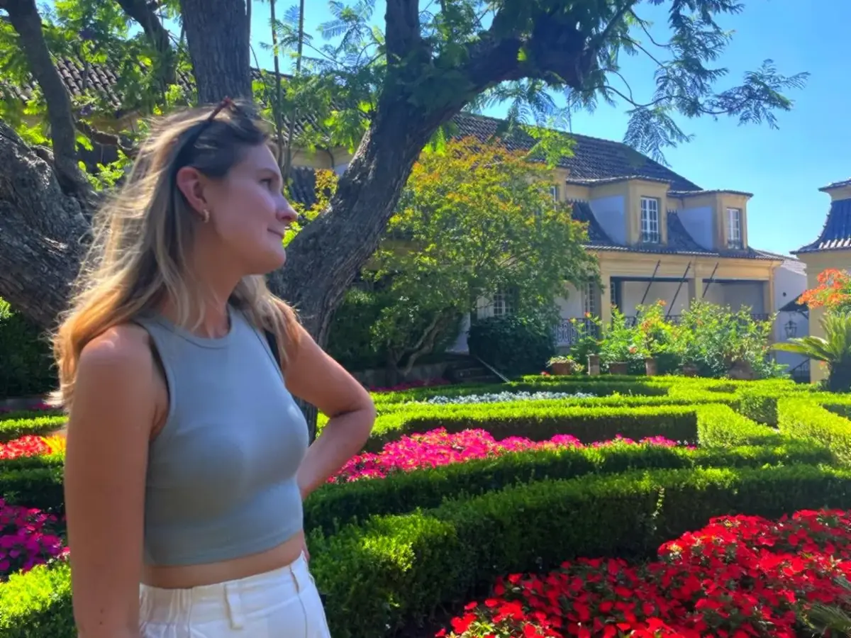 Guest exploring historic estate gardens on Portugal's Setúbal Peninsula